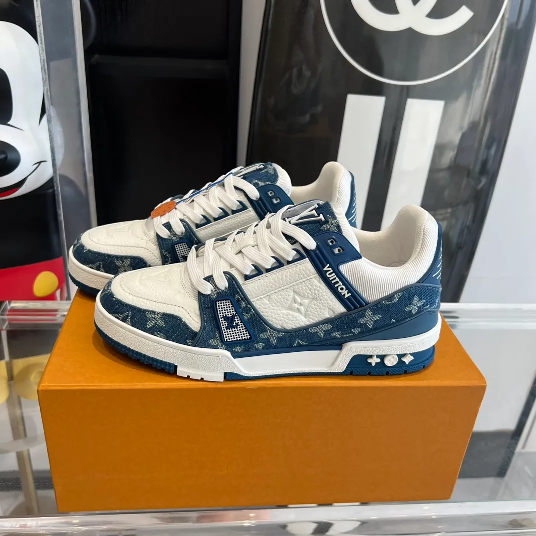 👟👟Ex-factory price 840👟👟 Women's shoes factory Couple model 👫LV Trainer series basketball sneakers🌟 Original molded TPU outsole The texture is the same as the original ⚠️Original development Top version All details are consistent with the original ⚠️ Size: 35-45